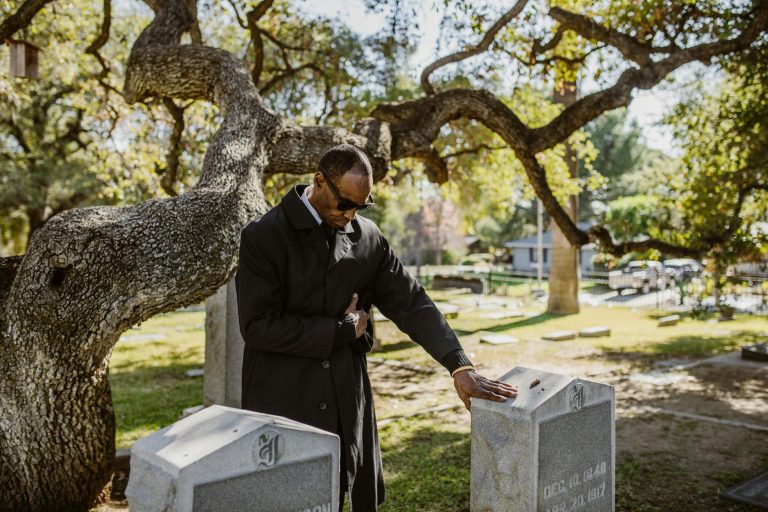 Grave Plot Prices in Your Area: What to Expect